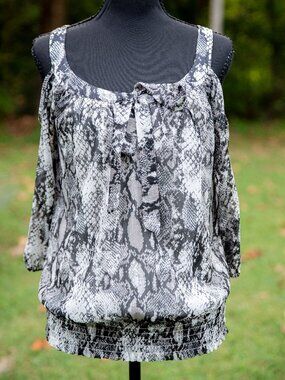 My Michelle Cold Shoulder Top Animal Print Gray Blouse Size Small Women's